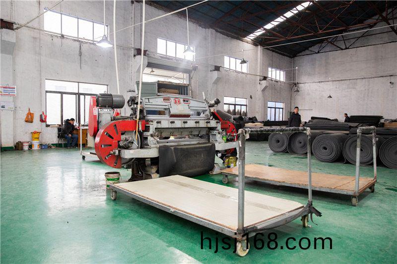 生産(chan)設(she)備